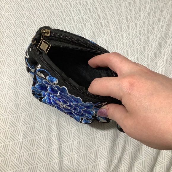 Embroidered Flower Wristlet Bag - Picture 7 of 10